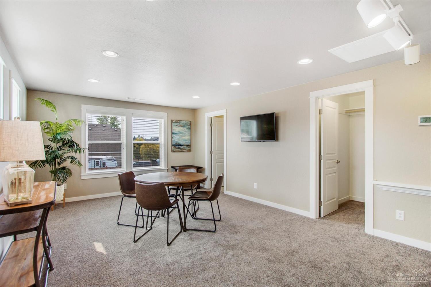 3517 Southwest Antelope Court Redmond, OR 97756 - Photo 11 of 24 Additional Photo