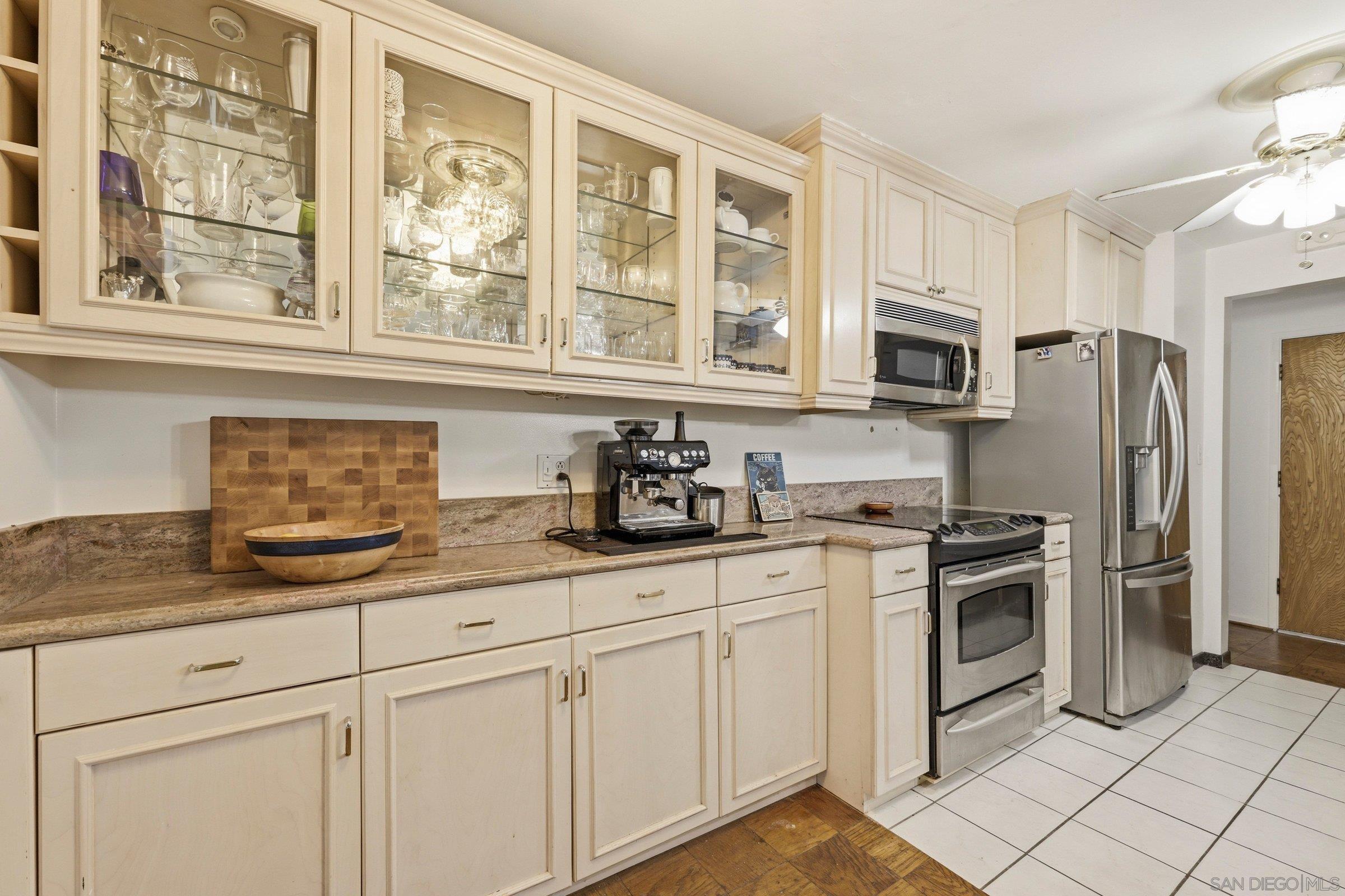 2364 Torrey Pines Road La Jolla, CA 92037 - Photo 7 of 36