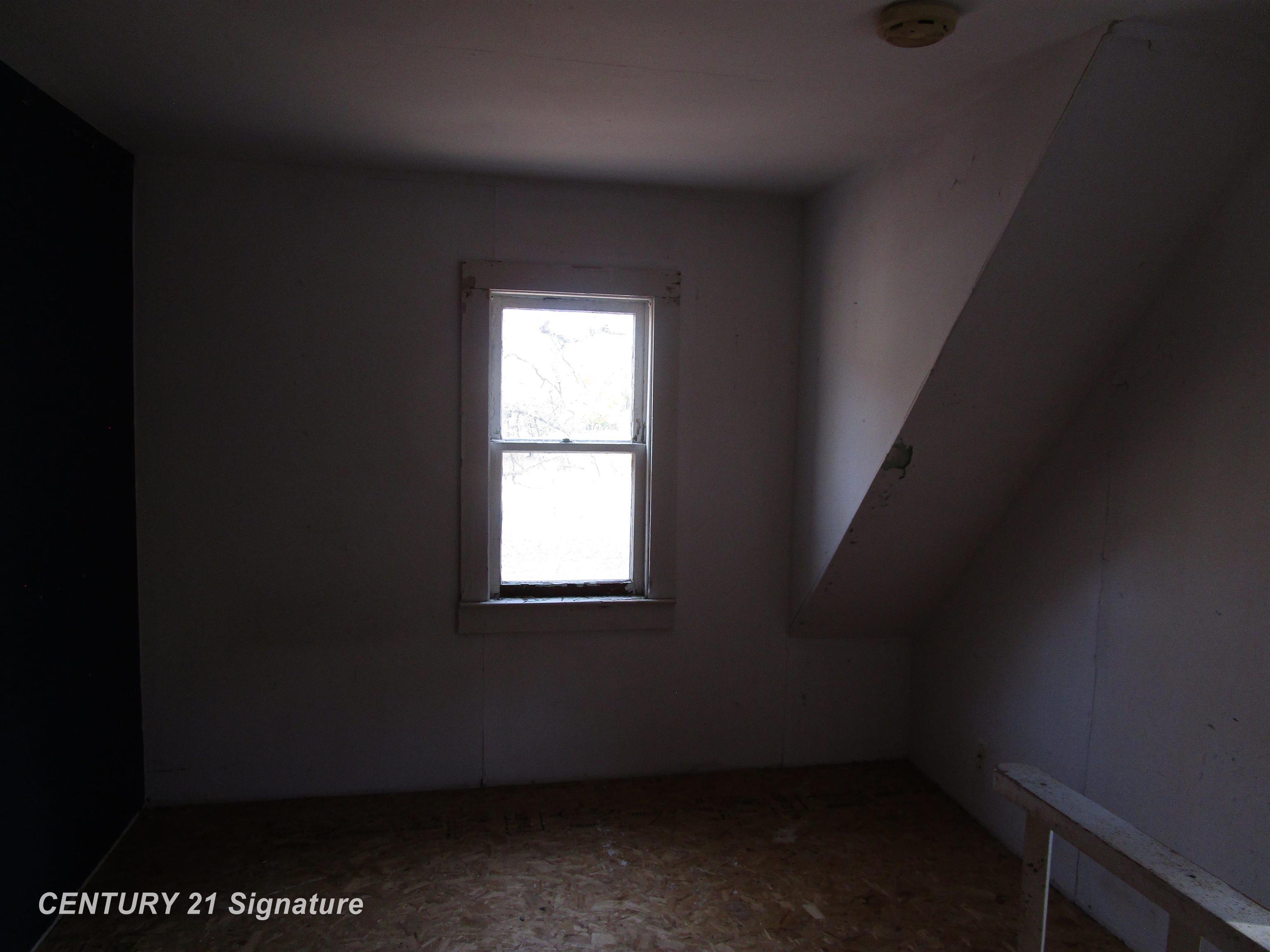 9875 Midland Road Freeland, MI 48623 - Photo 12 of 25