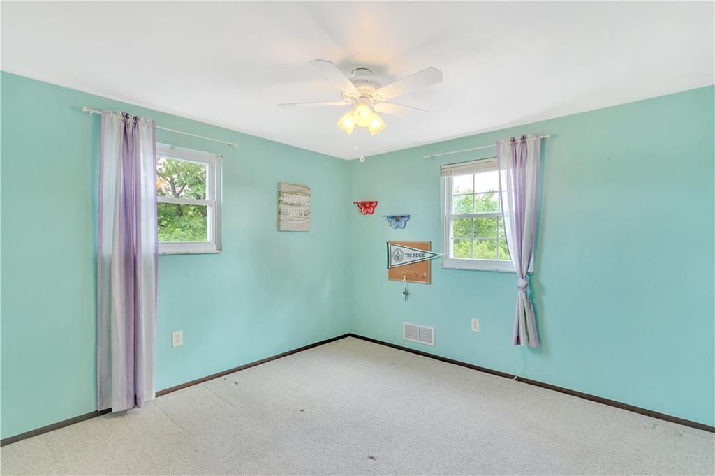 55 Dover Road Irwin, PA 15642 - Photo 17 of 25 2nd bedroom with ceiling fan.