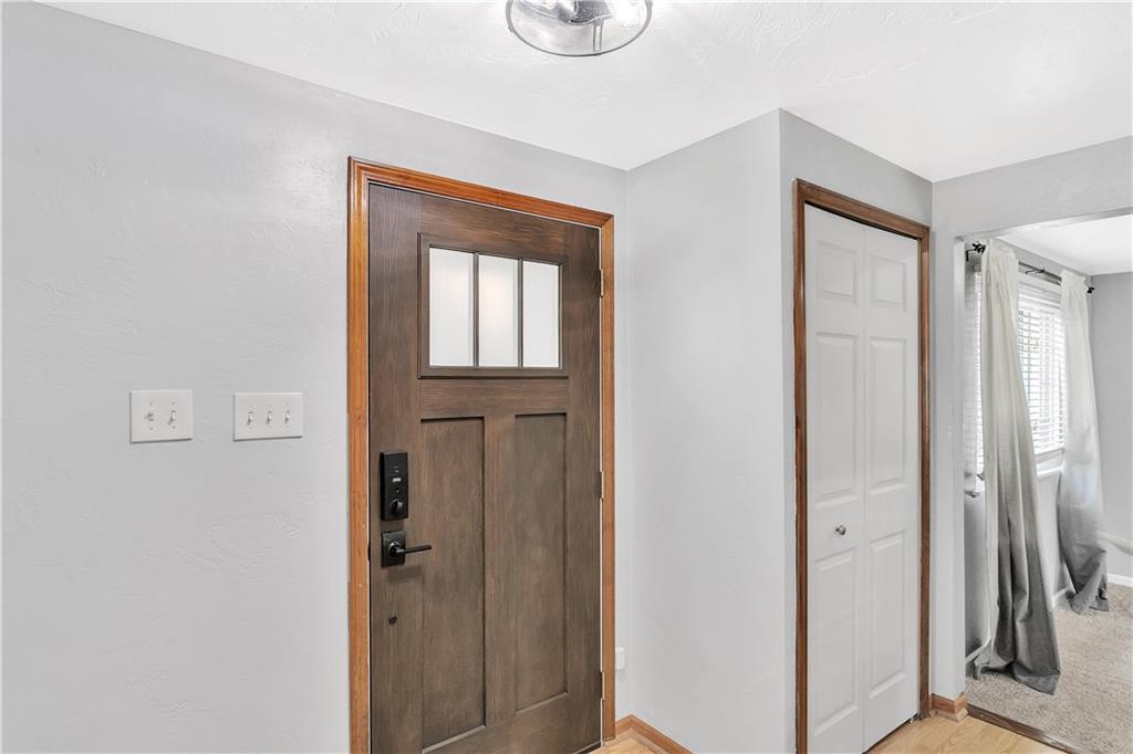 55 Dover Road Irwin, PA 15642 - Photo 5 of 25 Beautiful newer front door and foyer light.