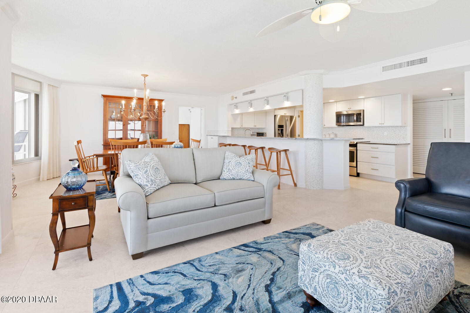 1051 Ocean Shore Boulevard, Unit PH1 Ormond Beach, FL 32176 - Photo 13 of 33 living room