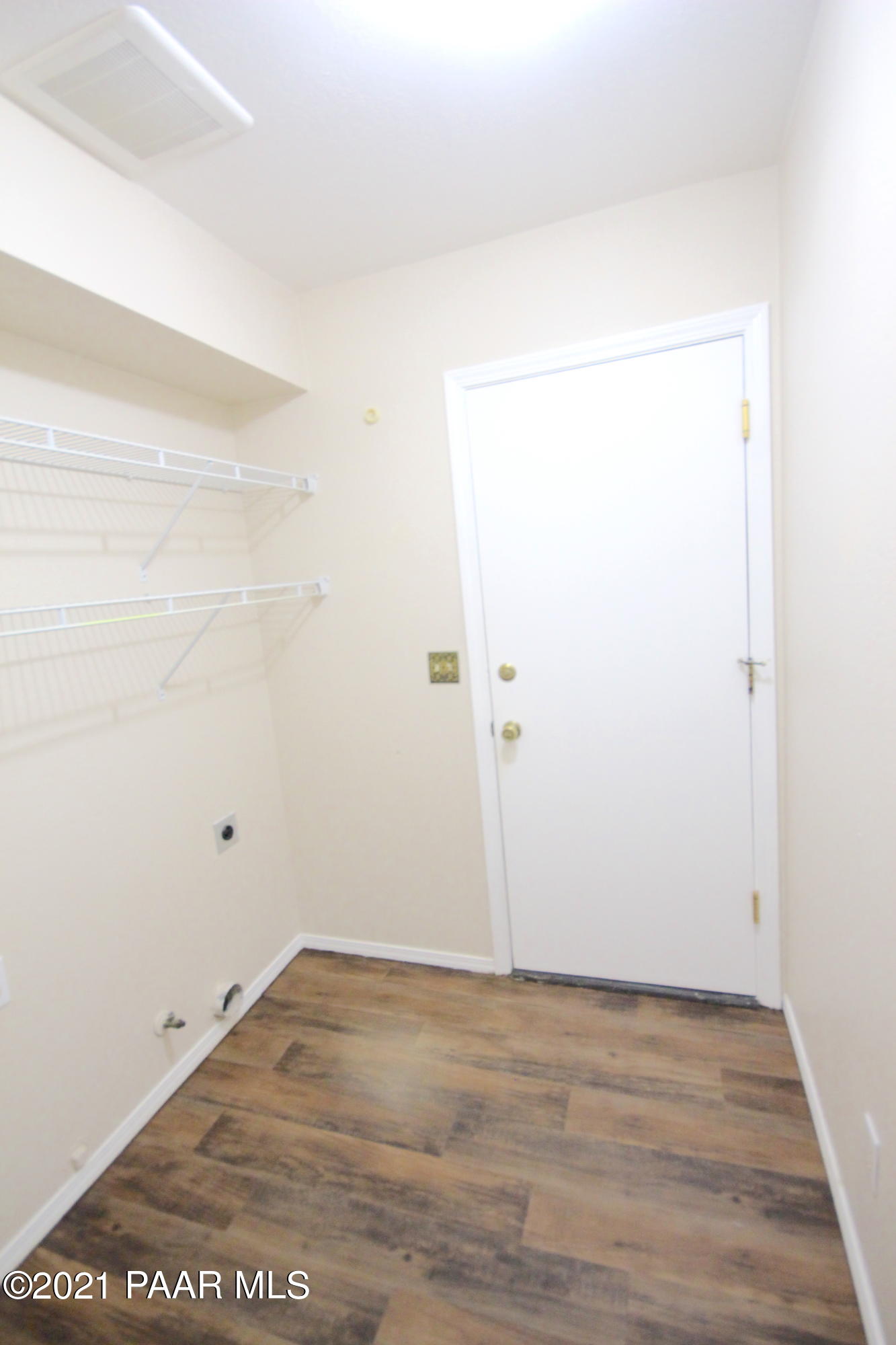 1725 Valley Ranch Circle Prescott, AZ 86303 - Photo 31 of 33 Laundry Room
