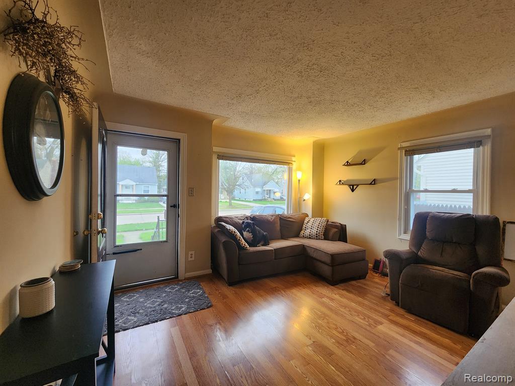 3756 Mildred Street Wayne, MI 48184 - Photo 3 of 19