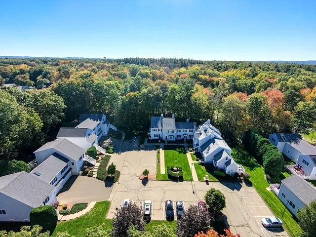 $309,900 | 10 Shadow Brook Estates, Unit 10, South Hadley, MA 01075