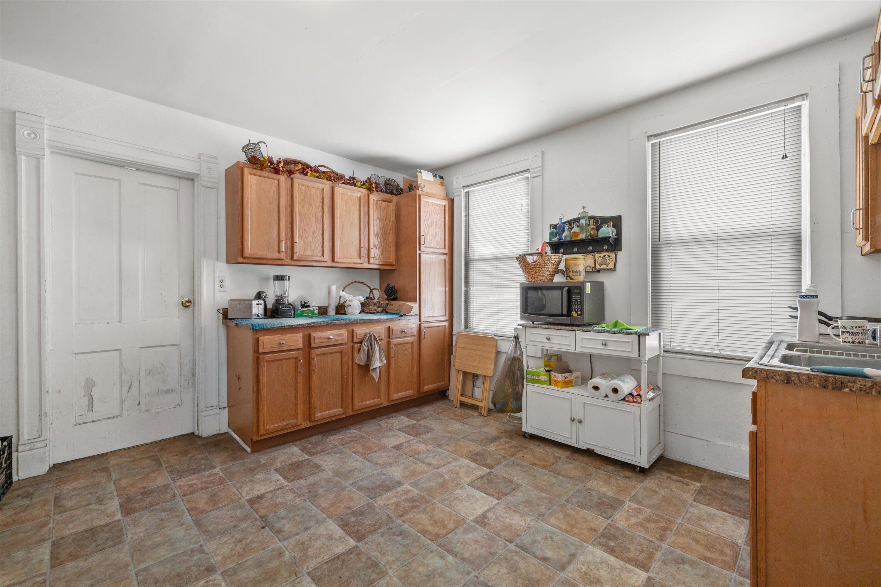 1226 Blake Avenue Racine, WI 53404 - Photo 19 of 22 Lower Unit Kitchen