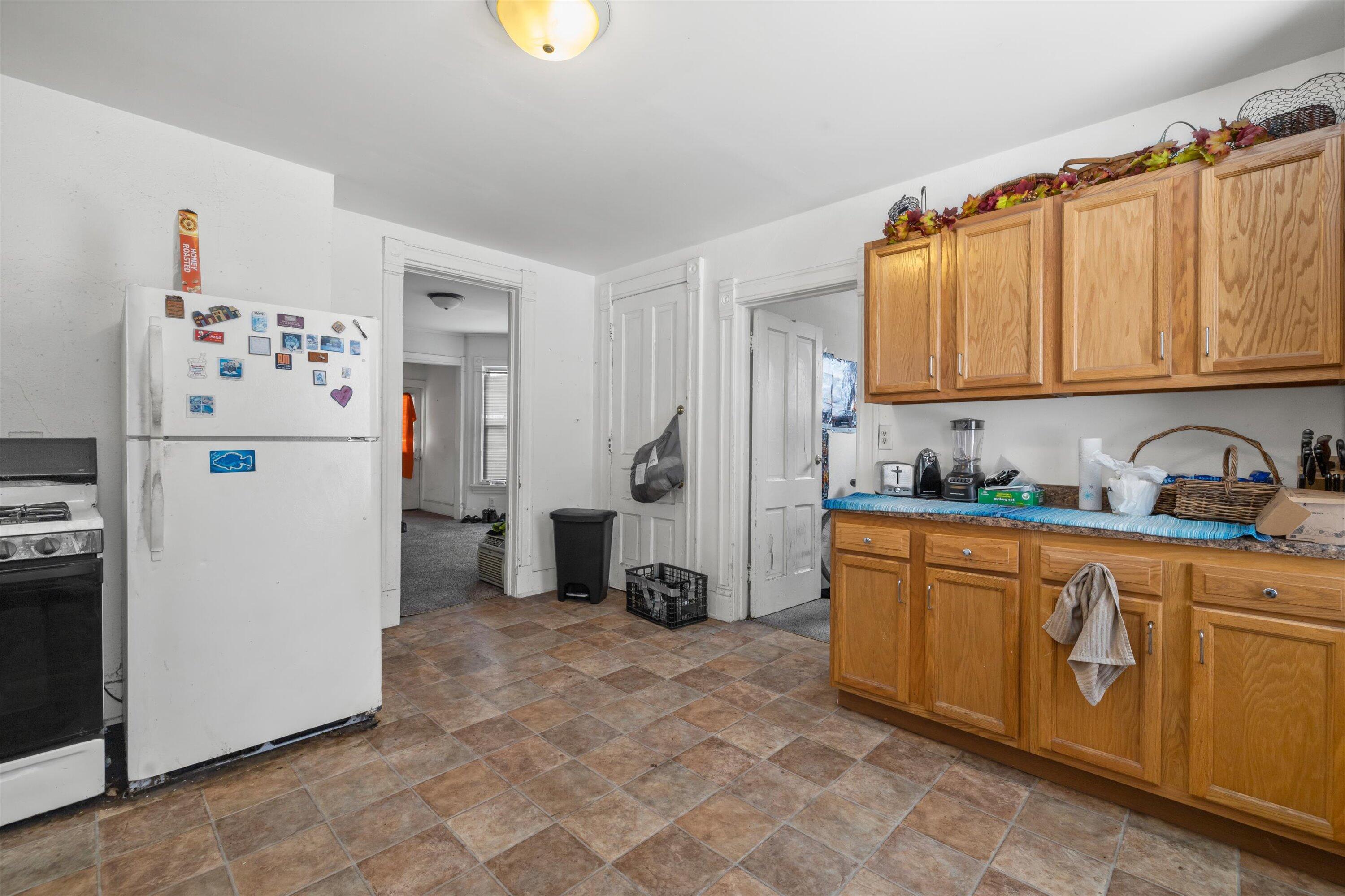 1226 Blake Avenue Racine, WI 53404 - Photo 20 of 22 Lower Unit Kitchen