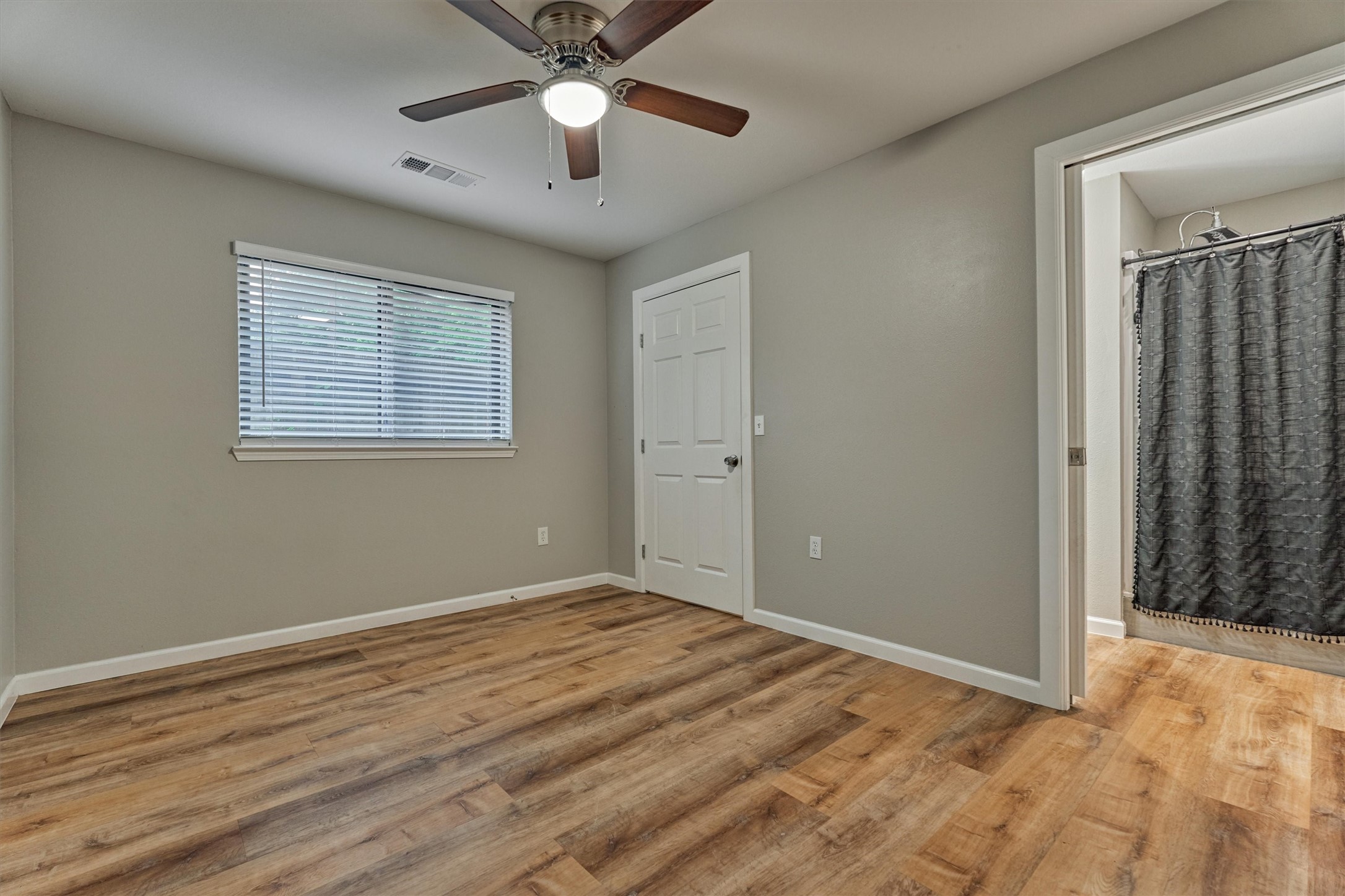 19426 Whitewood Drive Spring, TX 77373 - Photo 30 of 41 Casita: Bedroom and Bath view