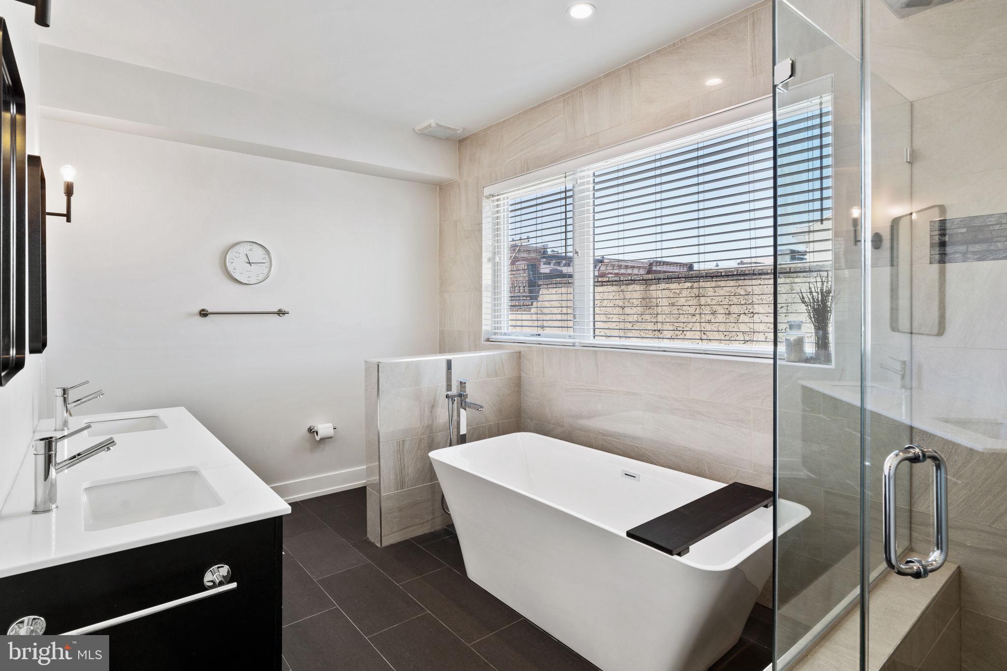 307 Reed Street, Unit B Philadelphia, PA 19147 - Photo 64 of 135