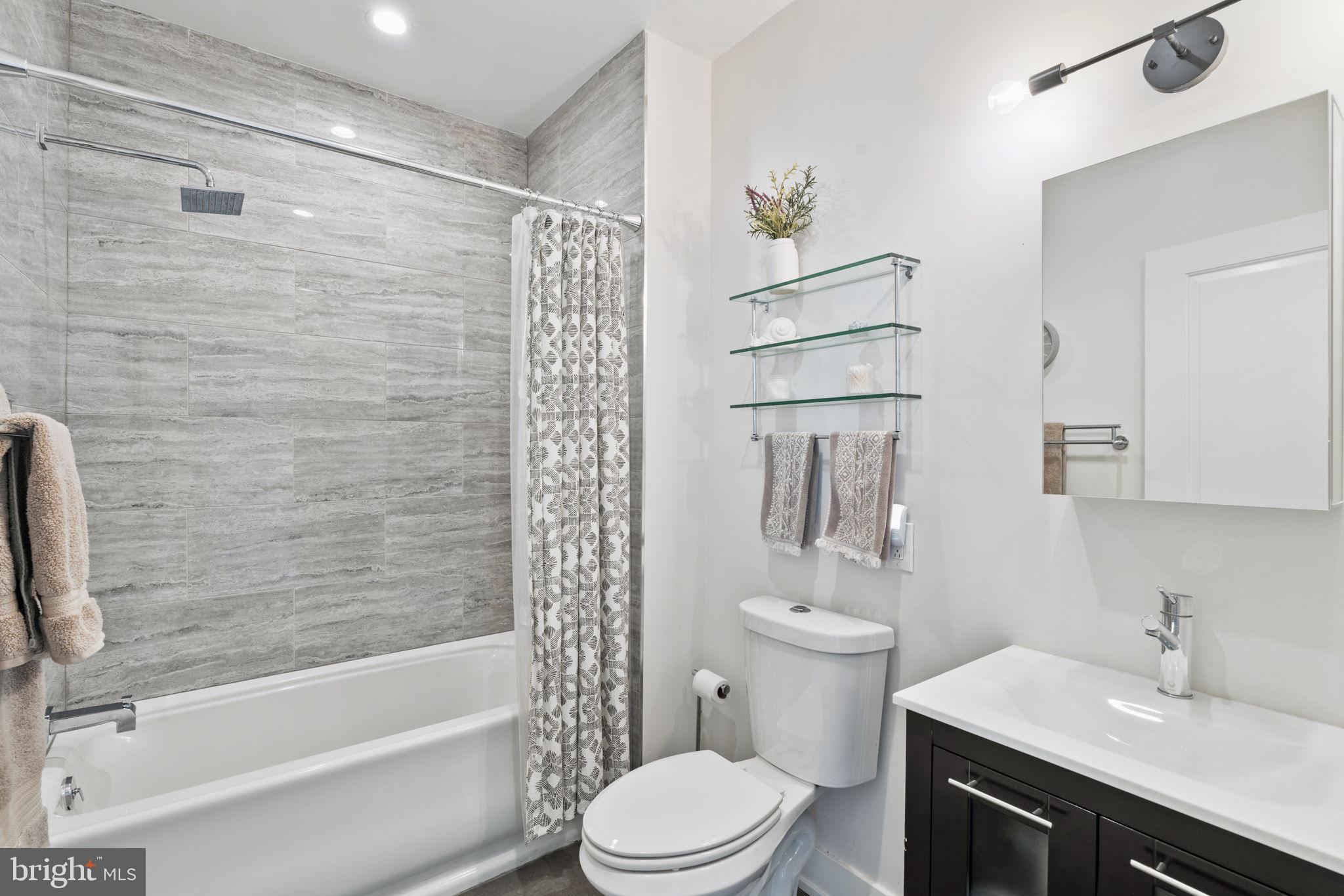 307 Reed Street, Unit B Philadelphia, PA 19147 - Photo 77 of 135
