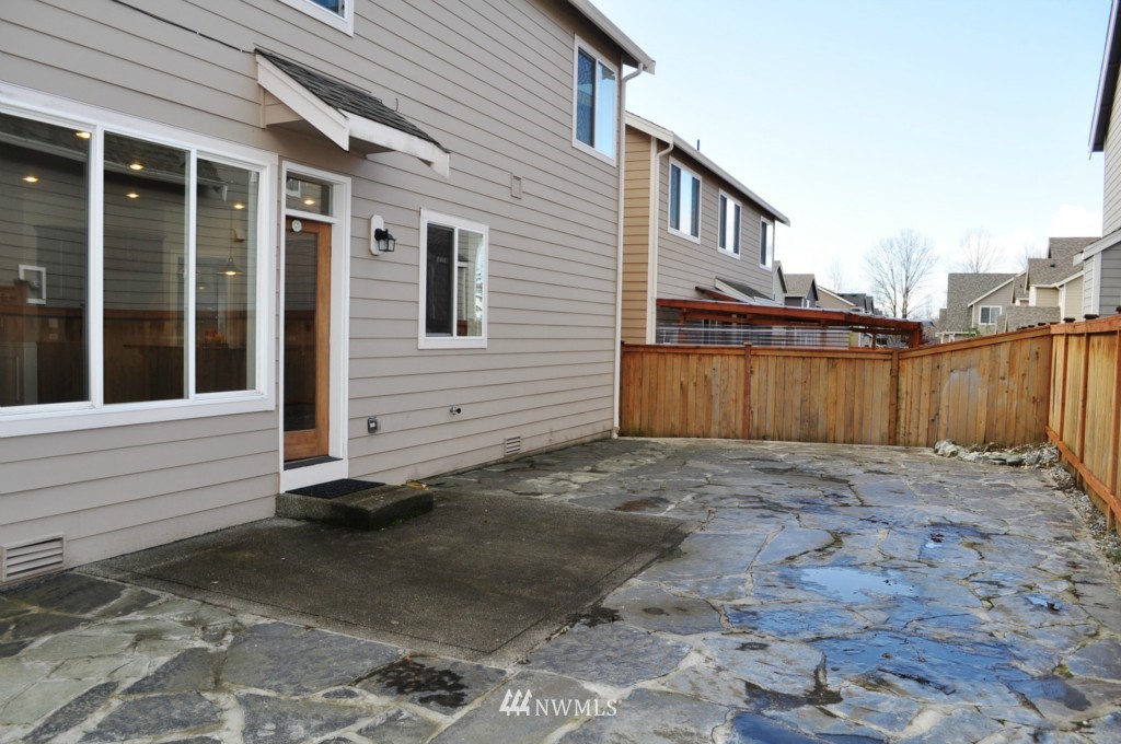 5106 Northeast 3rd Place Renton, WA 98059 - Photo 14 of 15