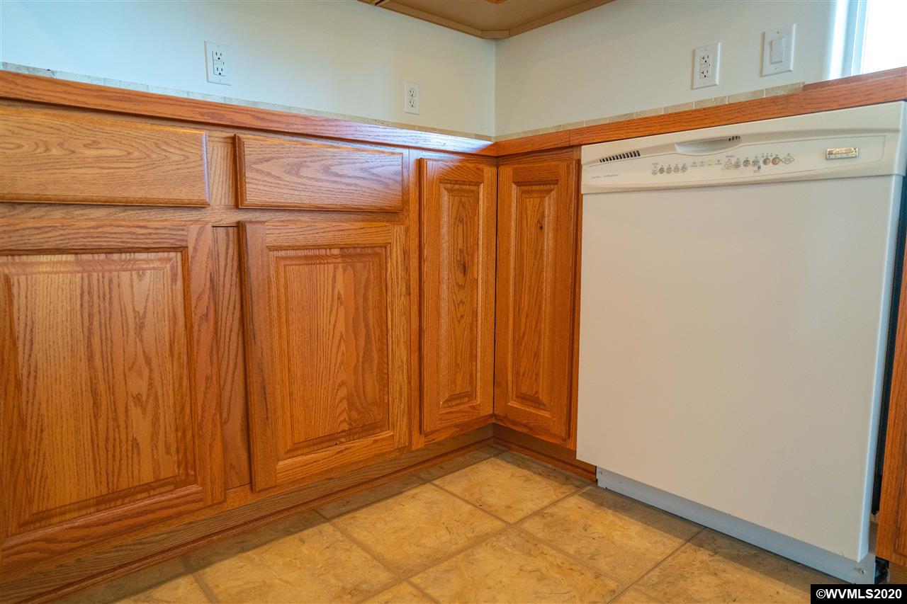 2508 Liberty Road Dallas, OR 97338 - Photo 11 of 41