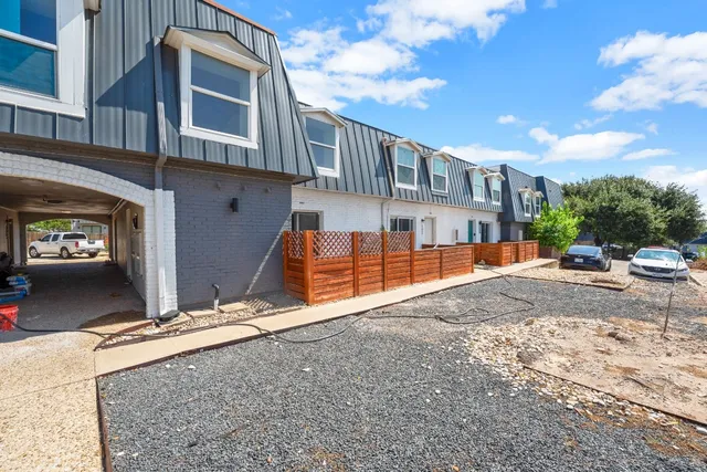 $330,000 | 300 East Croslin Street, Unit 106, Austin, TX 78752