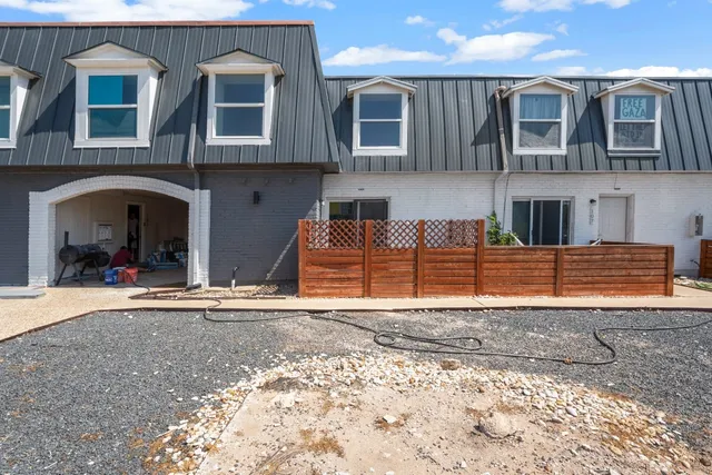 $330,000 | 300 East Croslin Street, Unit 106, Austin, TX 78752