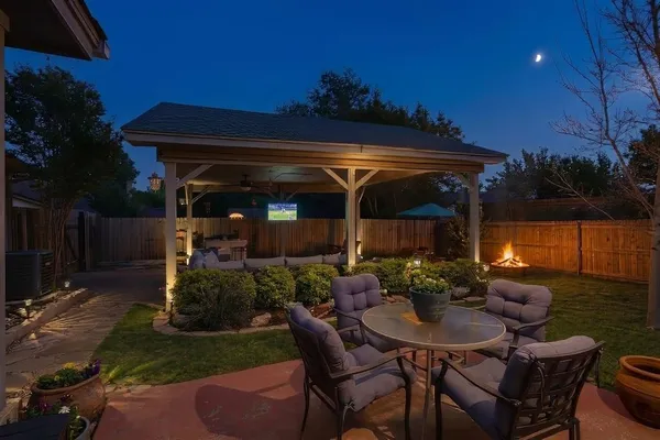 $292,900 | 2304 Oakmont Drive, Bedford, TX 76022