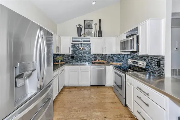 $292,900 | 2304 Oakmont Drive, Bedford, TX 76022