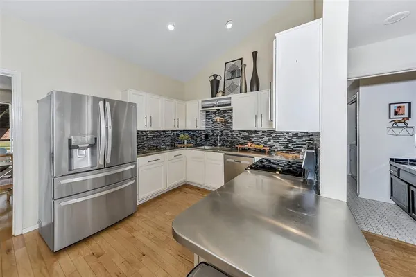 $292,900 | 2304 Oakmont Drive, Bedford, TX 76022