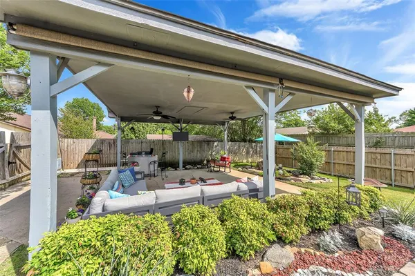 $292,900 | 2304 Oakmont Drive, Bedford, TX 76022