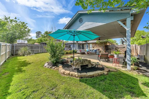 $292,900 | 2304 Oakmont Drive, Bedford, TX 76022