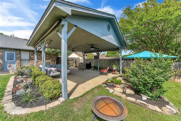 $292,900 | 2304 Oakmont Drive, Bedford, TX 76022