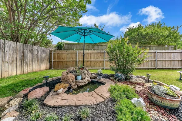 $292,900 | 2304 Oakmont Drive, Bedford, TX 76022