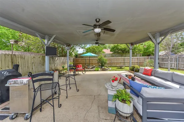 $292,900 | 2304 Oakmont Drive, Bedford, TX 76022