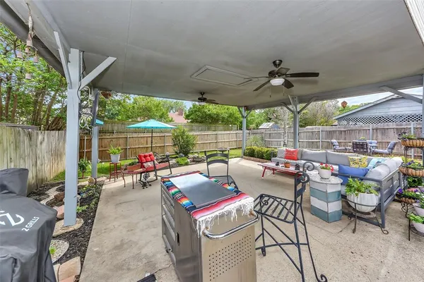 $292,900 | 2304 Oakmont Drive, Bedford, TX 76022