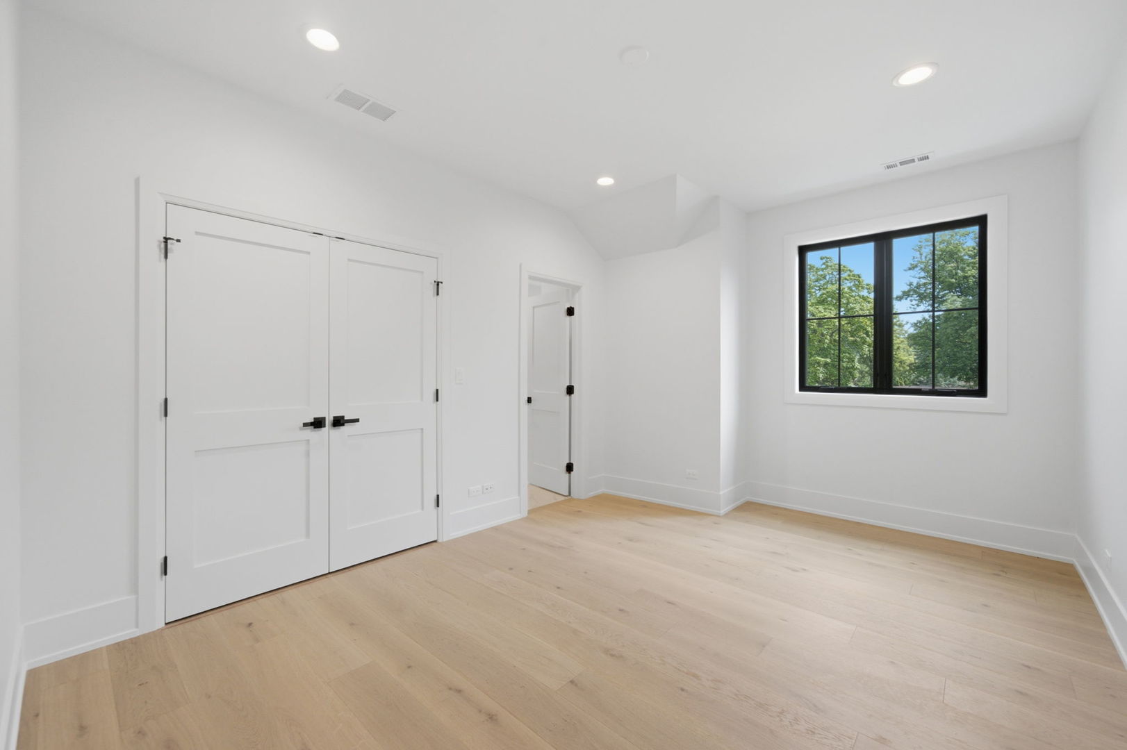 440 Briarhill Road Glenview, IL 60025 - Photo 41 of 52 Gallery Image 41