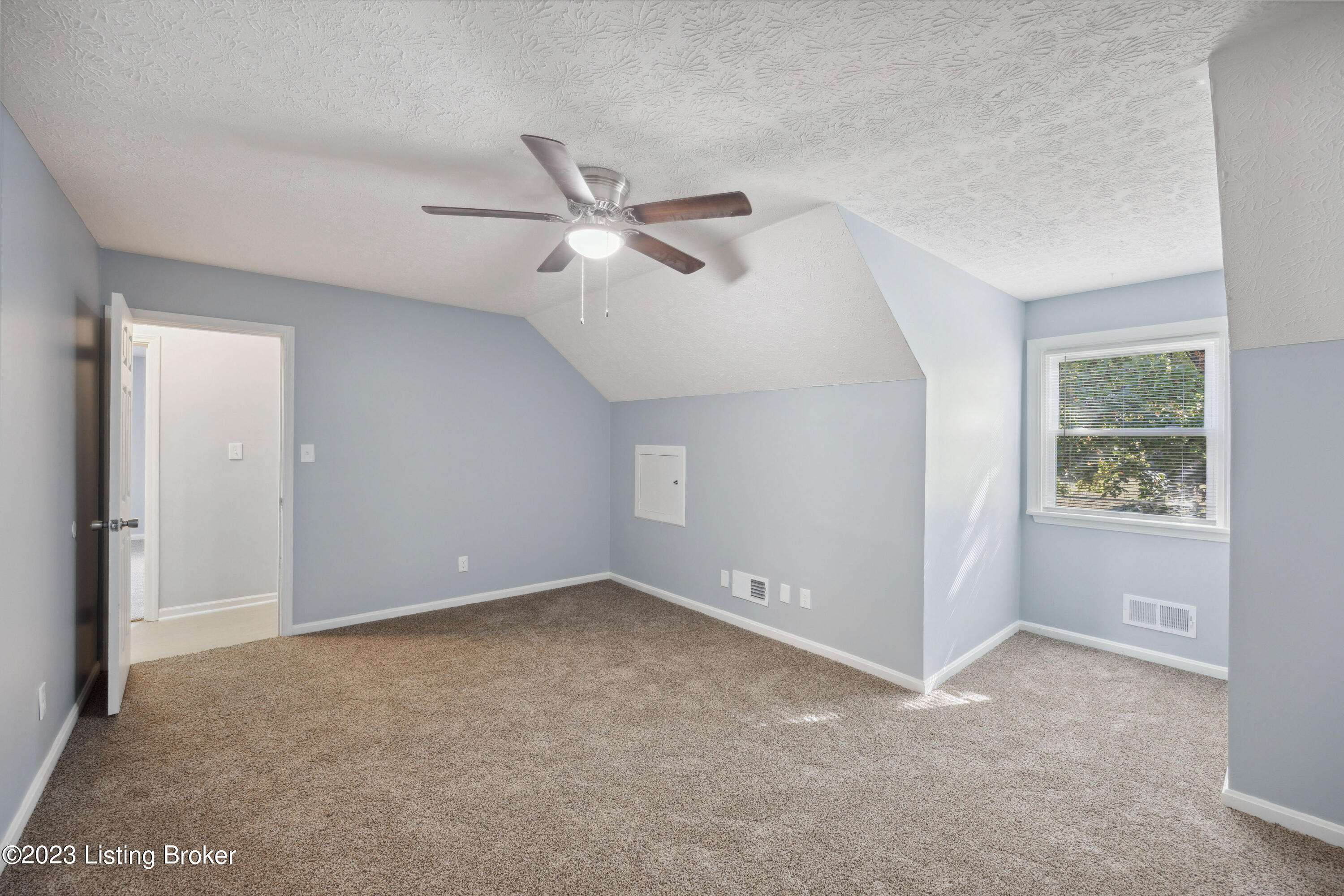 7604 Charron Road Louisville, KY 40220 - Photo 39 of 54 37