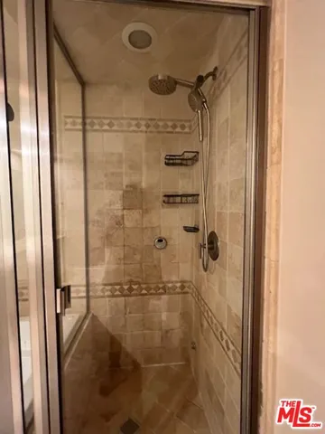 $3,800 | 11504 Moorpark Street, Unit 302, Studio City, CA 91602