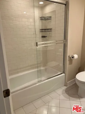 $3,800 | 11504 Moorpark Street, Unit 302, Studio City, CA 91602