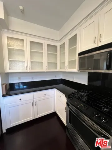 $3,800 | 11504 Moorpark Street, Unit 302, Studio City, CA 91602