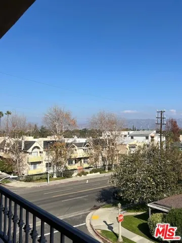 $3,800 | 11504 Moorpark Street, Unit 302, Studio City, CA 91602