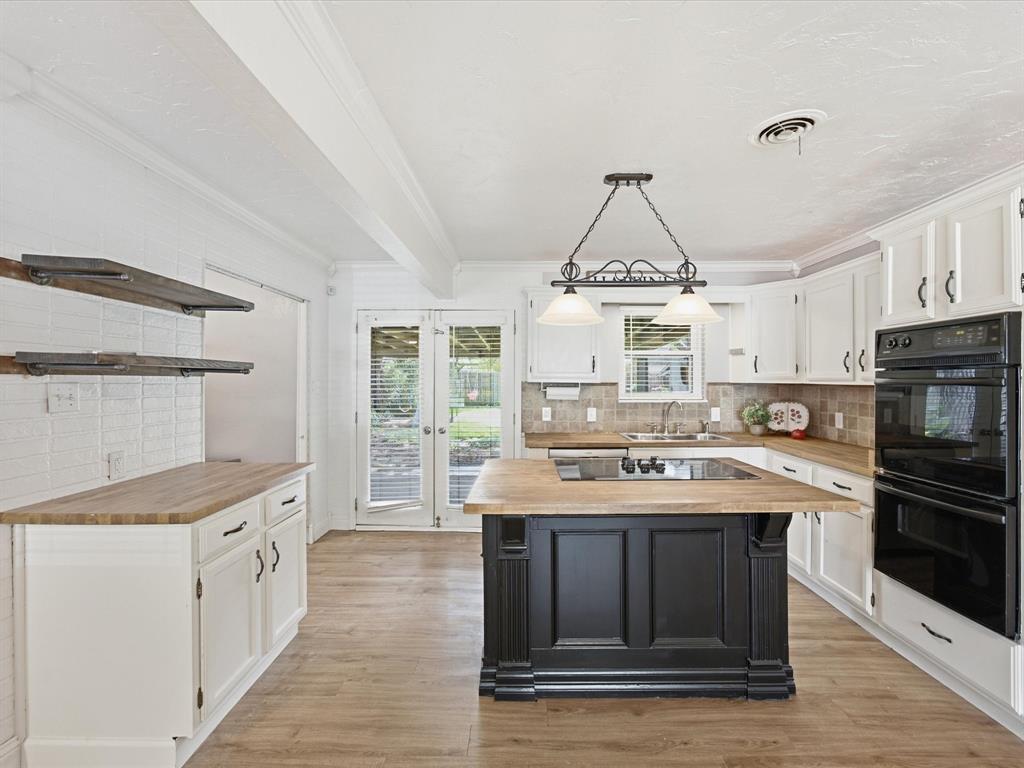 828 Billie Ruth Lane Hurst, TX 76053 - Photo 13 of 36 Gallery Image 13
