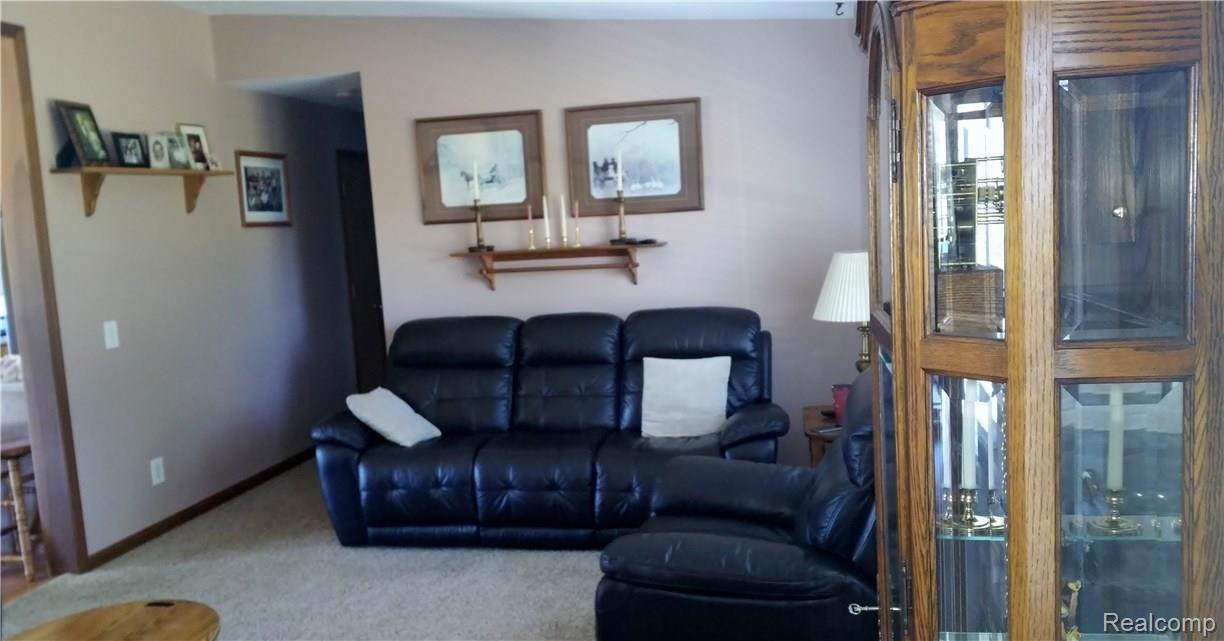 1908 South Range Road St. Clair, MI 48079 - Photo 4 of 22 20151025_133804.jpg