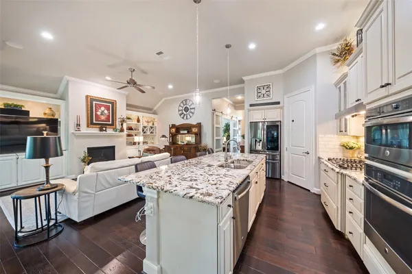 $525,000 | 102 Bellardia Court, Montgomery, TX 77316
