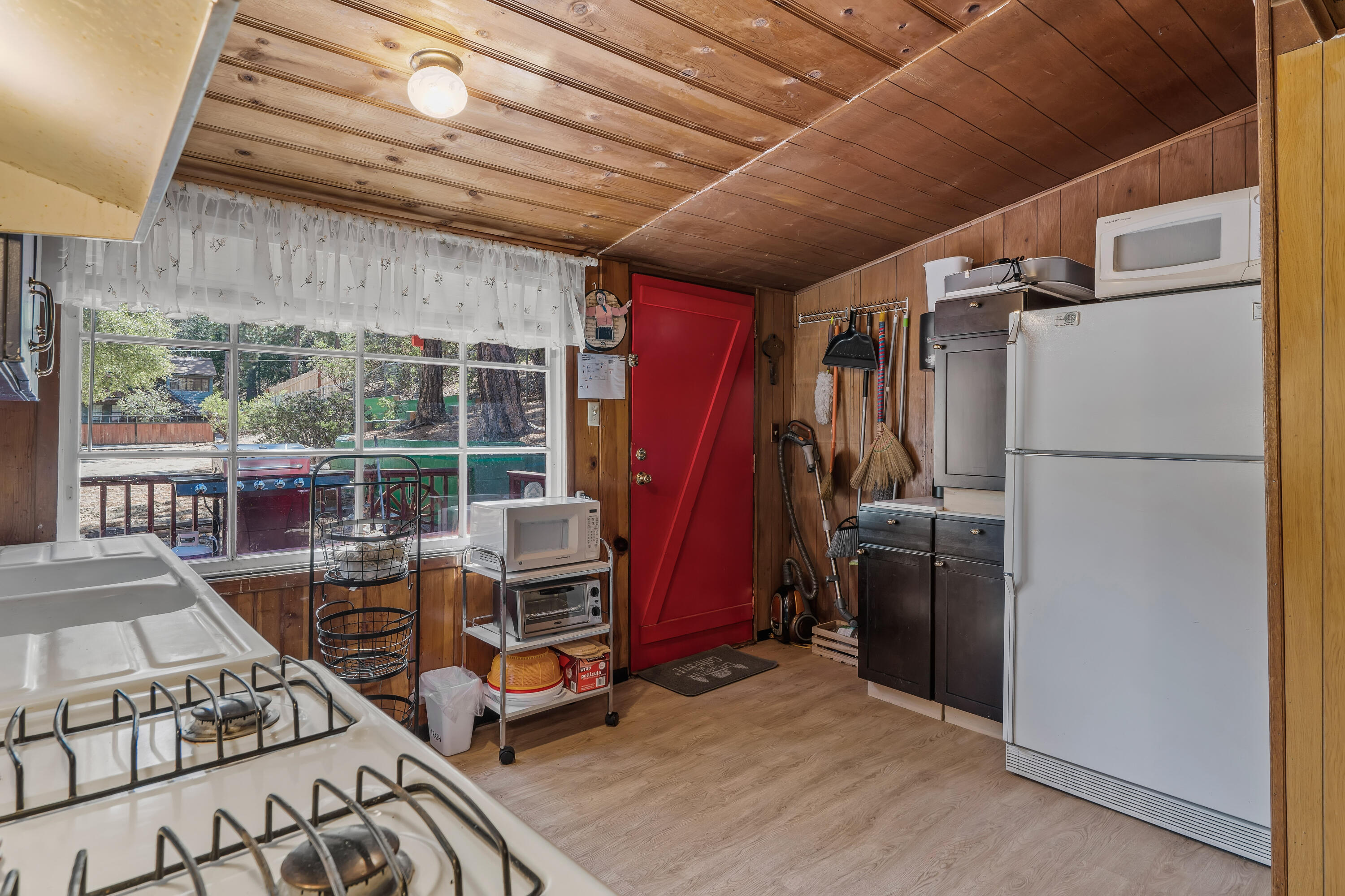 23061 Banning Idyllwild Road Idyllwild, CA 92549 - Photo 11 of 46 a view of a storage & utility room