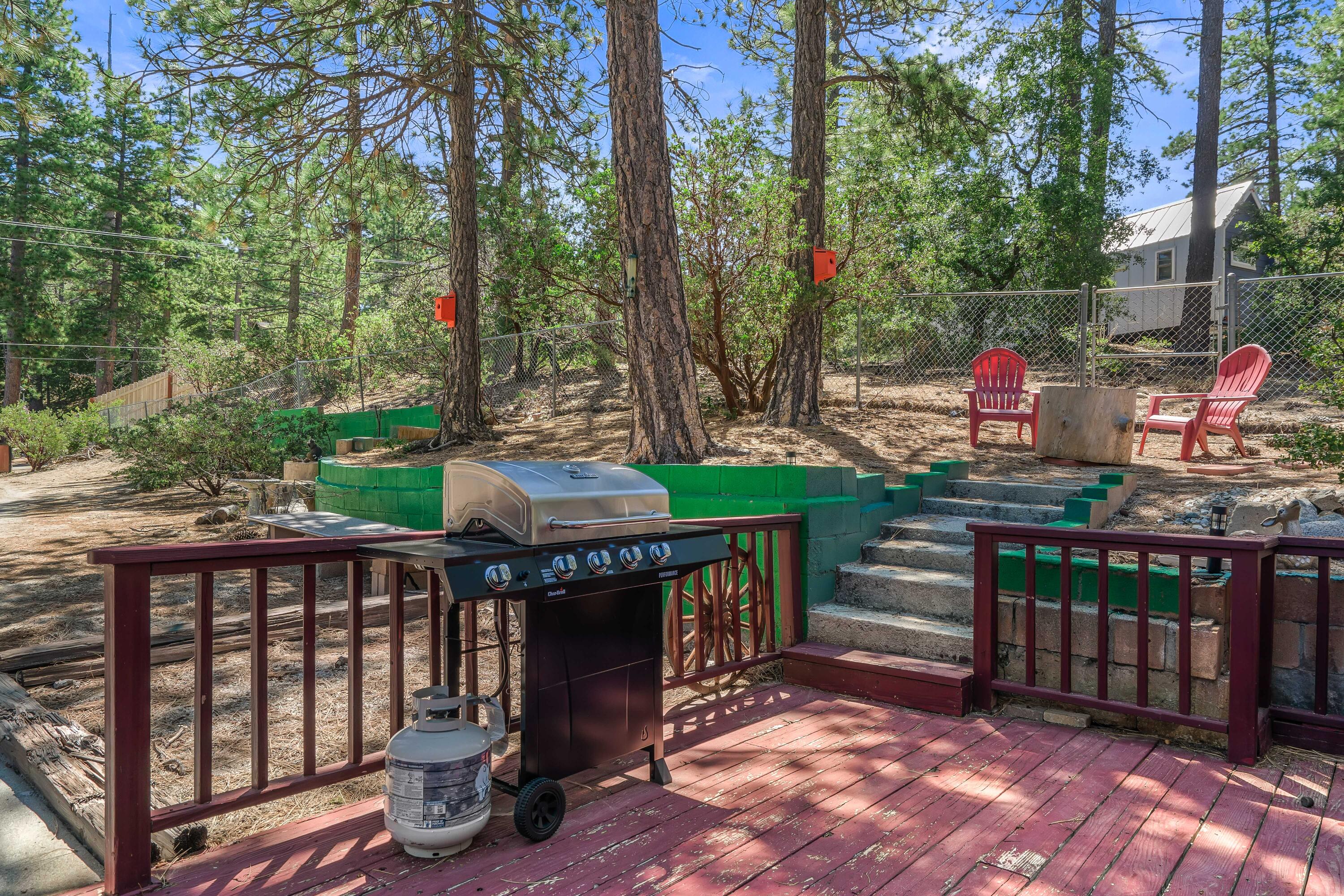 23061 Banning Idyllwild Road Idyllwild, CA 92549 - Photo 38 of 46 a view of a dinning tables and chairs in the patio