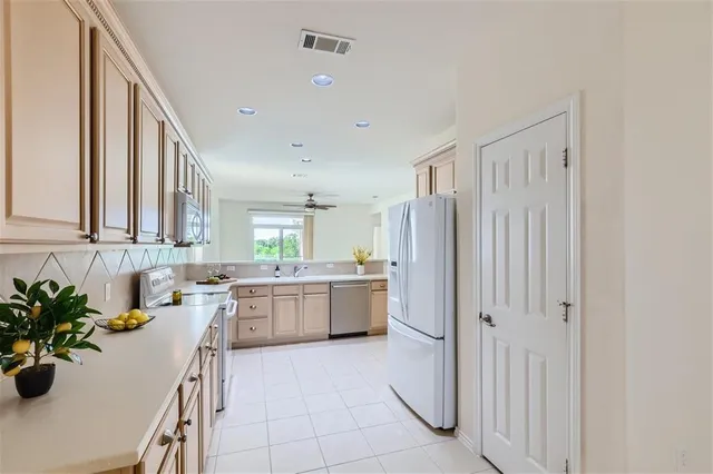 $2,200 | 212 Summer Road, Georgetown, TX 78633