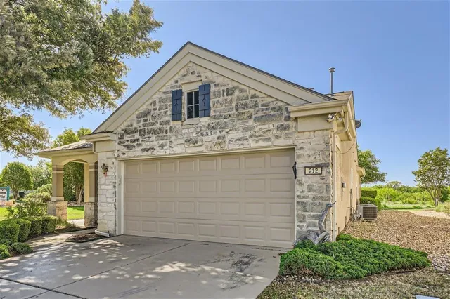 $2,200 | 212 Summer Road, Georgetown, TX 78633