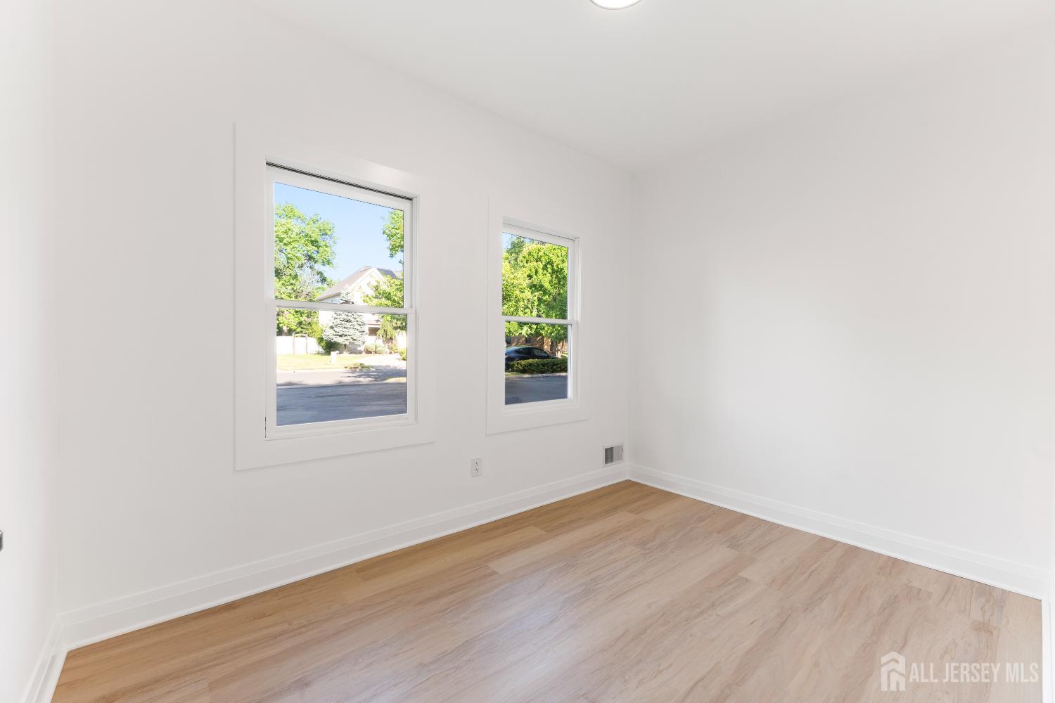 975 Inman Avenue Edison, NJ 08820 - Photo 32 of 62