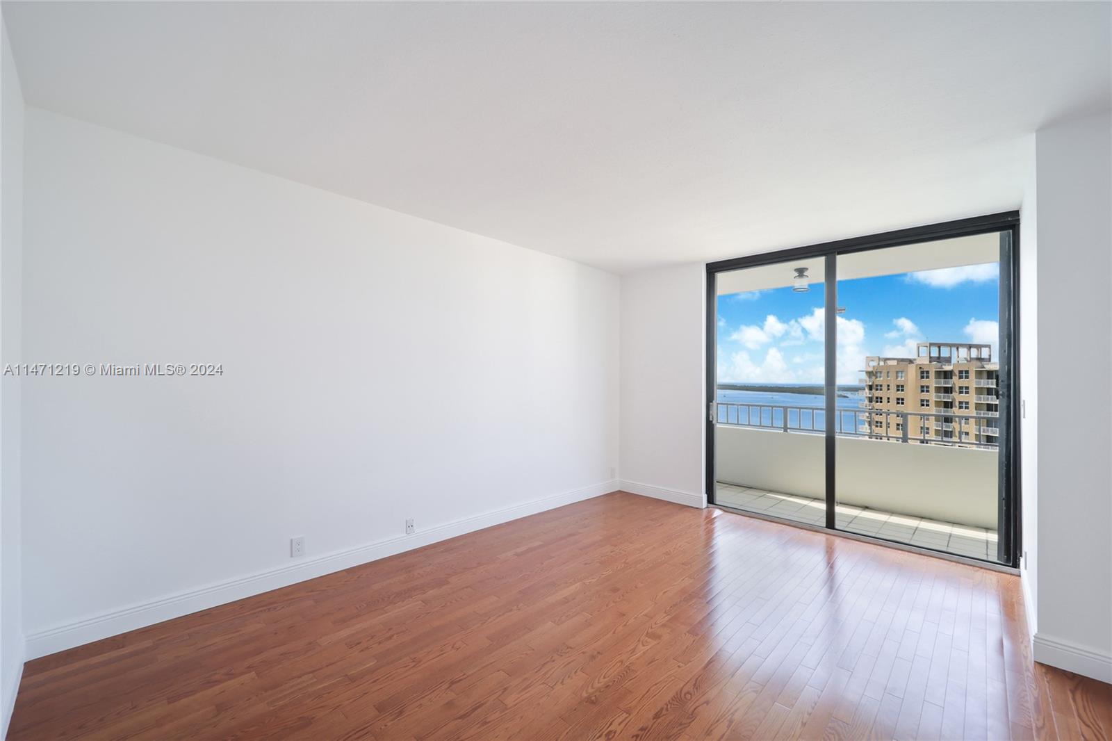 520 Brickell Key Drive, Unit APH13 Miami, FL 33131 - Photo 8 of 13