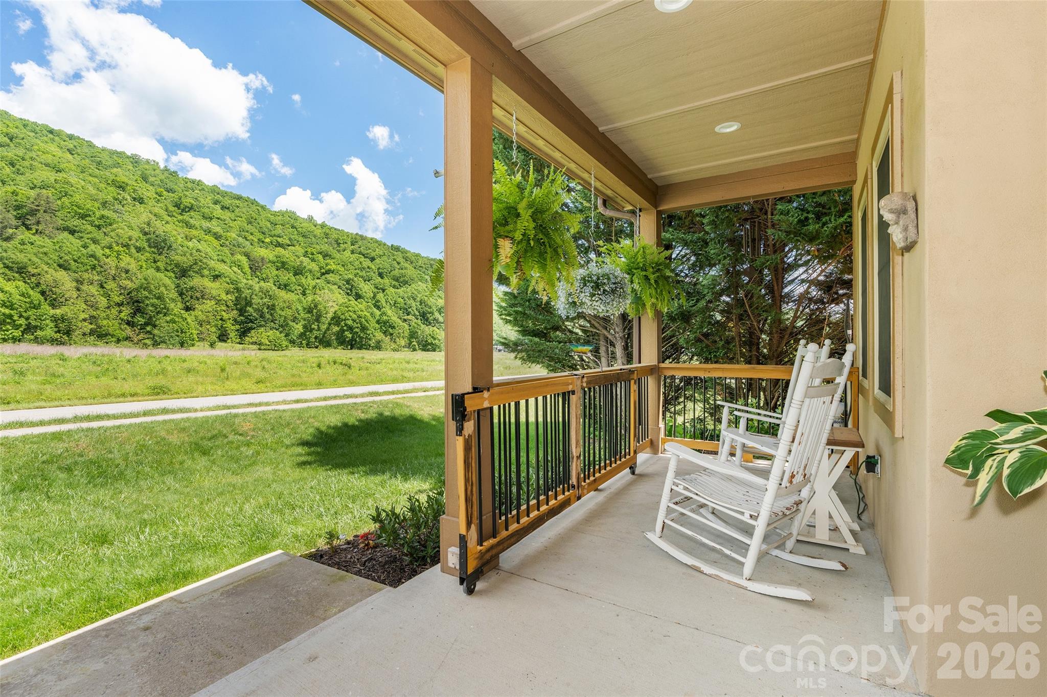 1429 Moody Farm Road Maggie Valley, NC 28751 - Photo 3 of 33