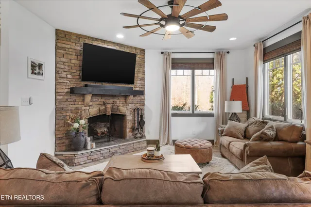 $774,900 | 9187 Old Maynardville Pike, Knoxville, TN 37938