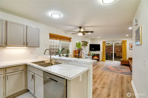 $575,000 | 10319 Midvale Avenue North, Unit A, Seattle, WA 98133