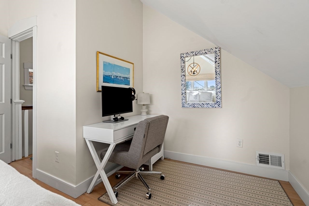 7 Cottage Street Marblehead, MA 01945 - Photo 28 of 42