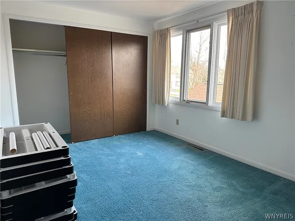 $238,000 | 304 Charlesgate Circle, Amherst, NY 14051