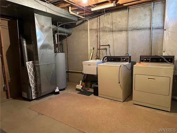 $238,000 | 304 Charlesgate Circle, Amherst, NY 14051