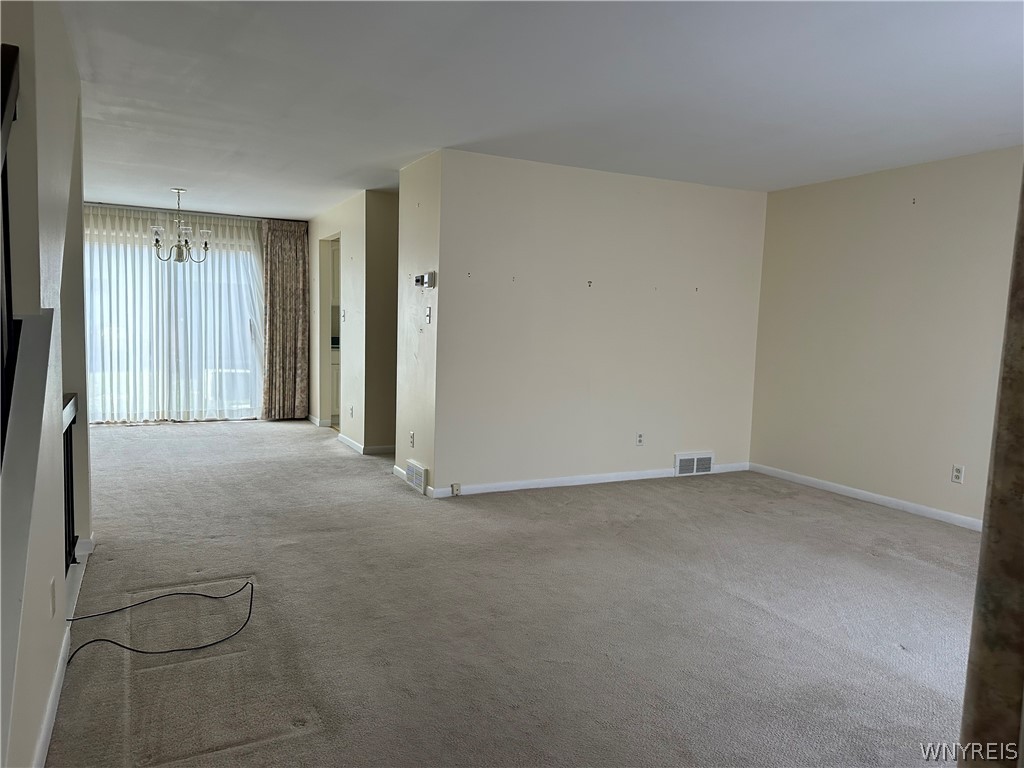 304 Charlesgate Circle Amherst, NY 14051 - Photo 3 of 30