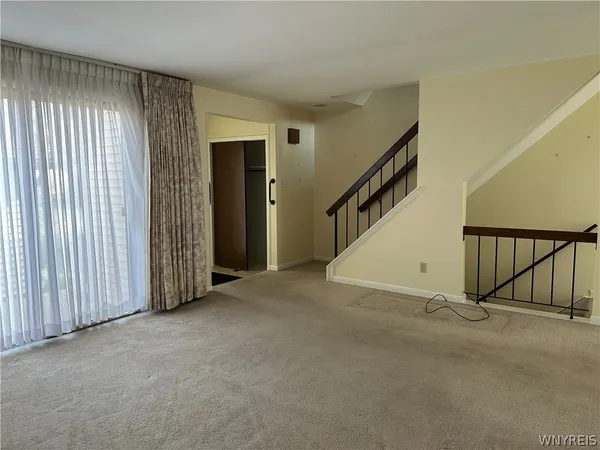 $238,000 | 304 Charlesgate Circle, Amherst, NY 14051